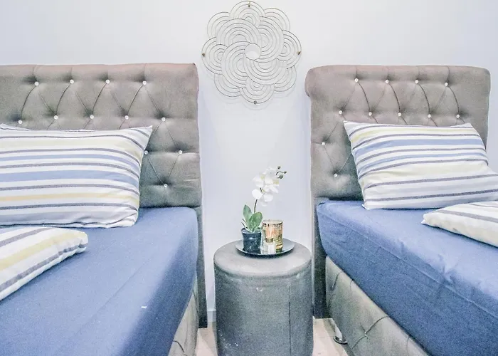 Disc Cozy In Liesing Проживання в сім'ї *